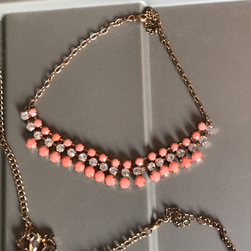 Assorted statement necklaces - Picture 4 of 7